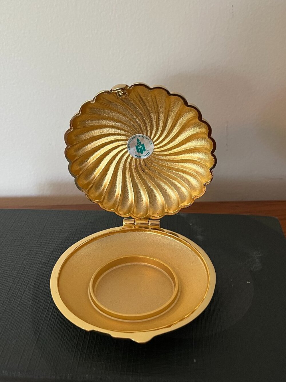 PartyLite Brass Clam Shell Travel Compact Tealight Candle Holder Beach NEW